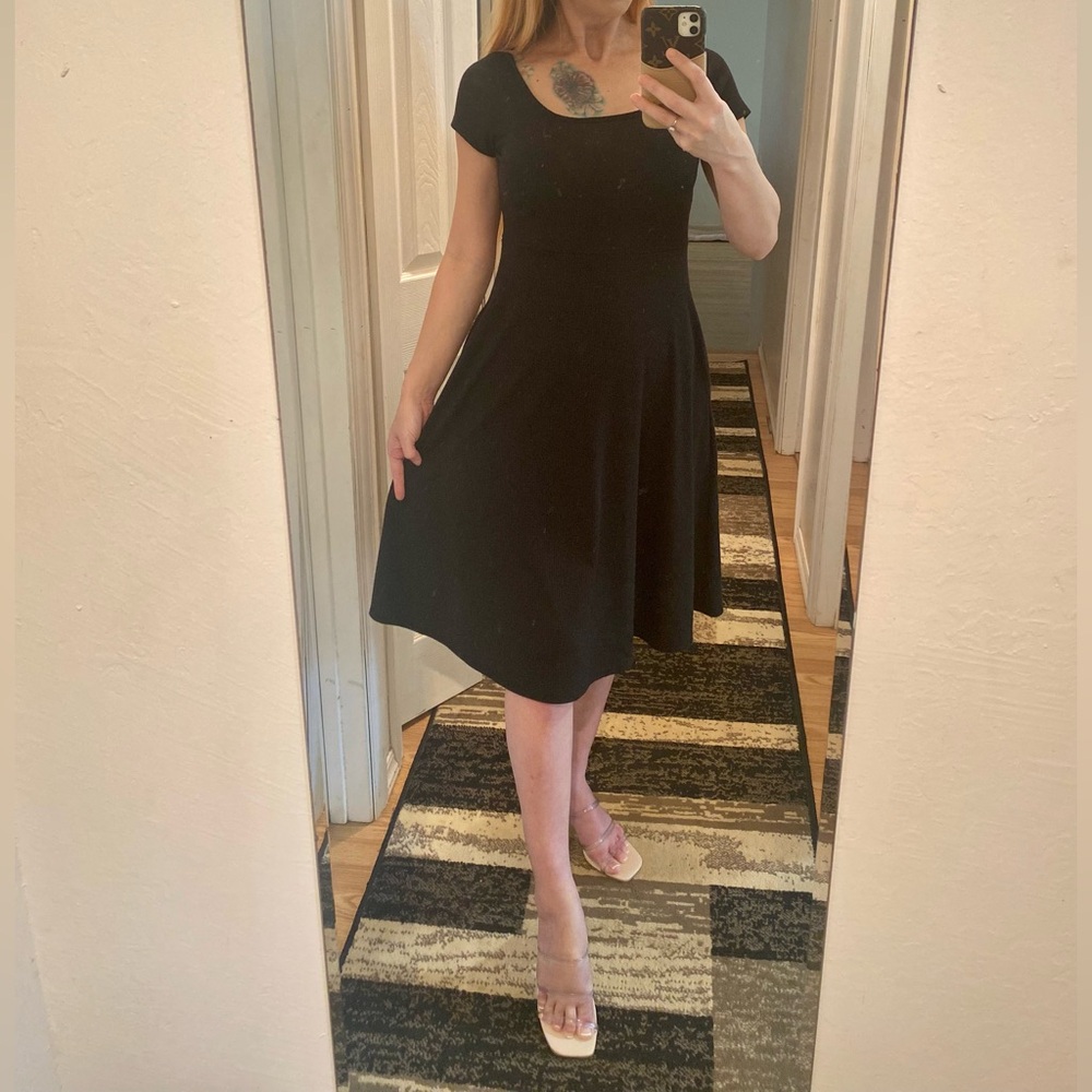🩰 Olivia Rae- Reformation d*pe midi dress size small 🩰